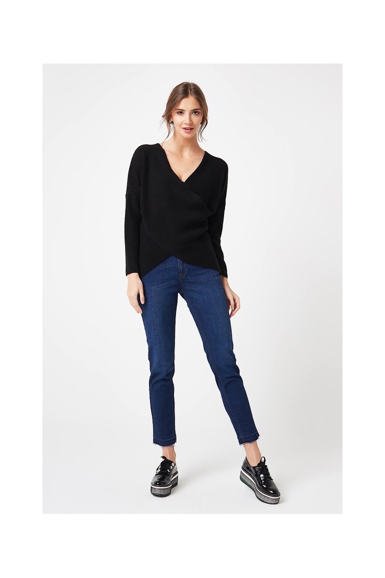 CM4209 Stylowy kopertowy sweter - czarny