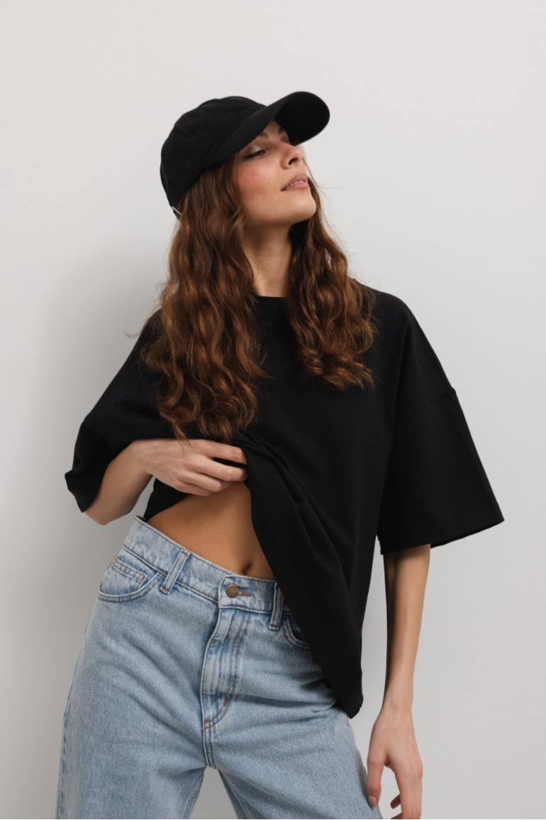 CM7276 Klasyczny t-shirt typu oversize - czarny