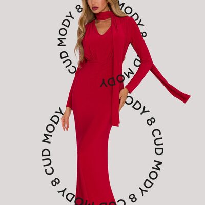 #CUDgirls, przed Wami kolejny Ósmy Cud Mody, czyli produkt, który najchętniej wybierałyście w ubiegłym miesiącu! ❤️

To sukienka maxi z efektowną szarfą, która podkreśli talię, wysmukli sylwetkę i doda pewności siebie przy każdym kroku. Idealna na wielkie wyjścia — klasyczna, kobieca i niezwykle efektowna. 😍 

#cudmoda #8cudmody #sukienka #sukienkamaxi